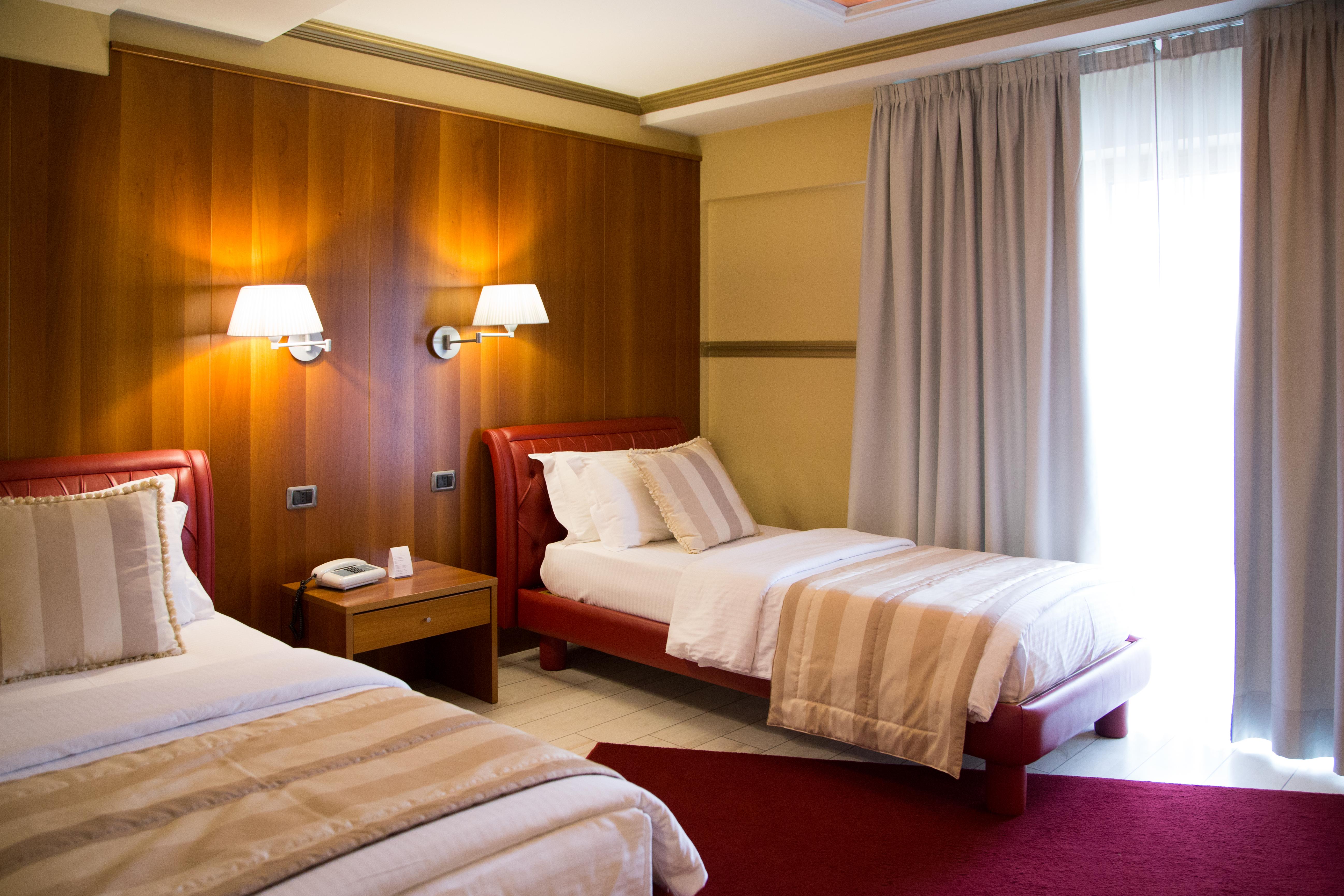 Diplomat Hotel & Spa Tirana Bagian luar foto