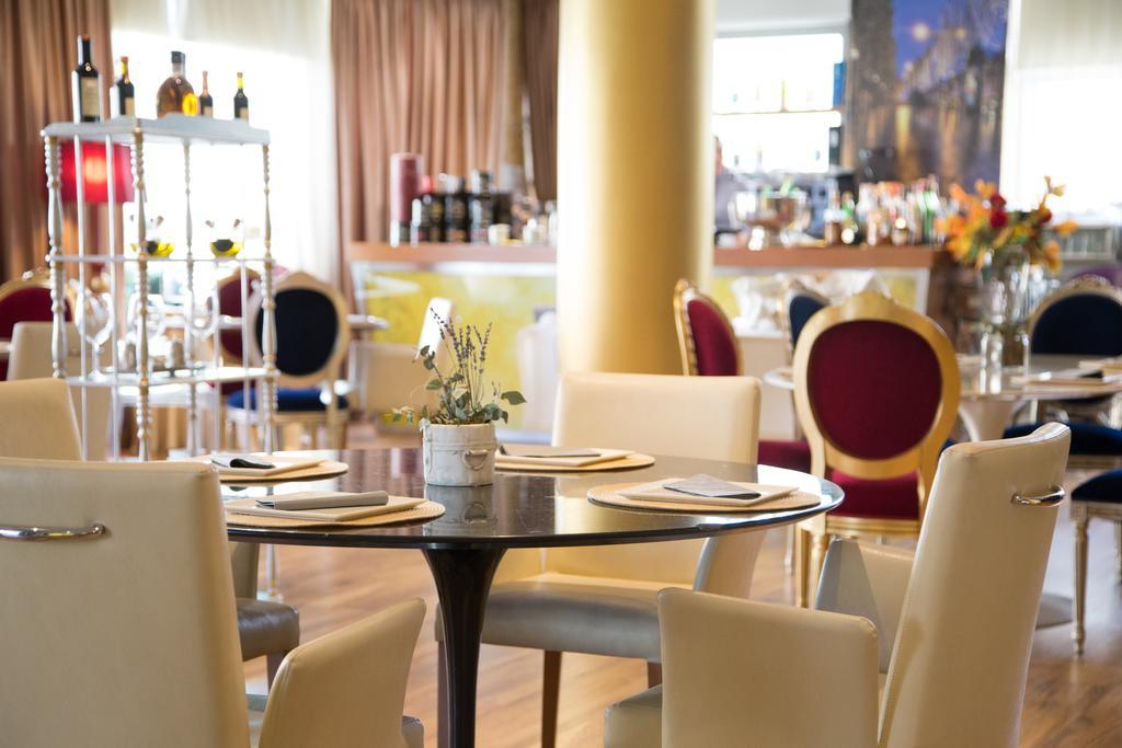 Diplomat Hotel & Spa Tirana Bagian luar foto