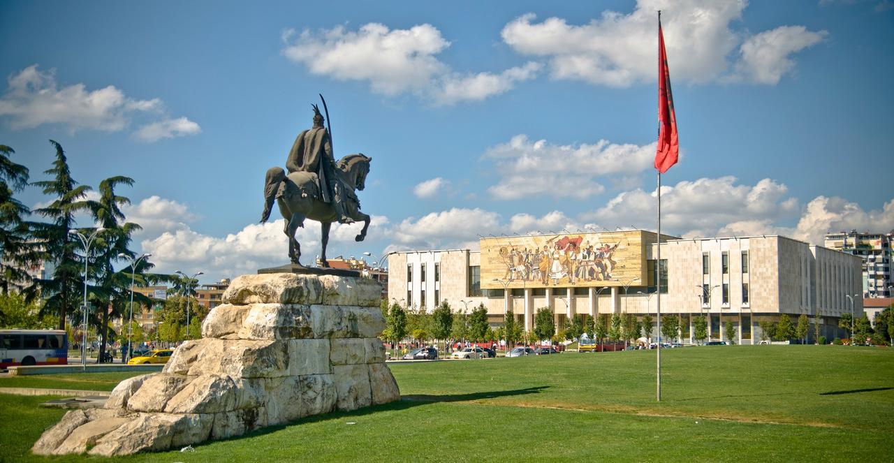 Diplomat Hotel & Spa Tirana Bagian luar foto