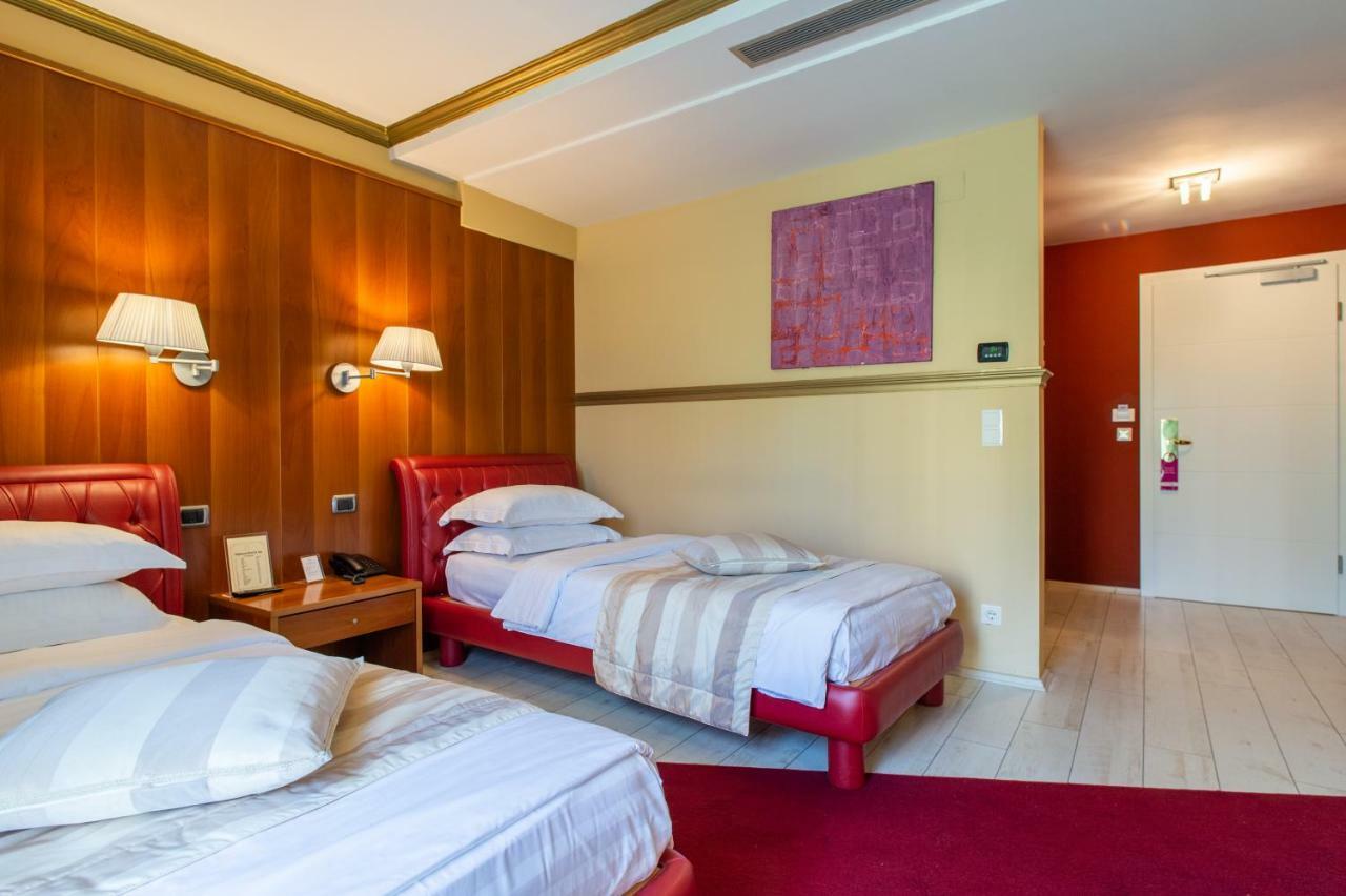 Diplomat Hotel & Spa Tirana Bagian luar foto